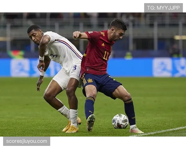 罗德里 vs 德容：中场推进能力差距在哪